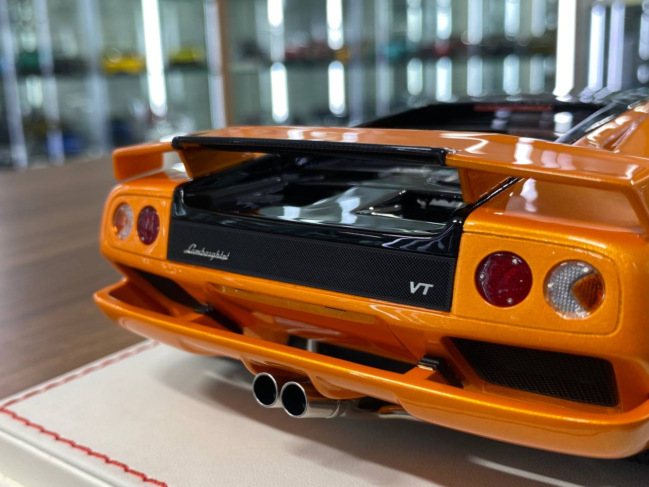 1/18 Resin – Davis & Giovanni Lamborghini DIABLO 6.0 Arancio Atlas Limited- 30 pcs