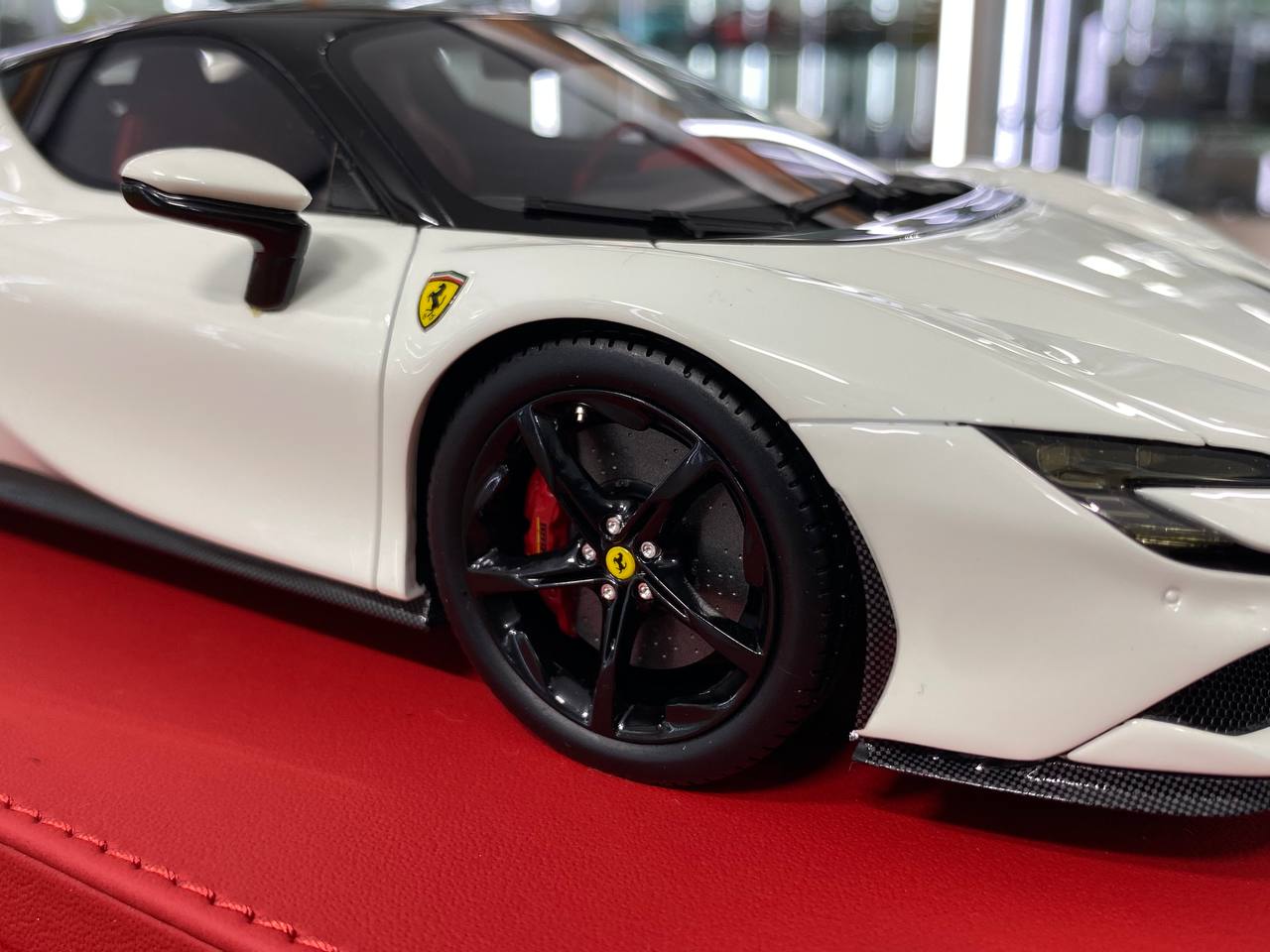1/18 Resin Model – BBR Ferrari SF90 Stradale Gloss Avus White / Black Roof Ltd.Edn