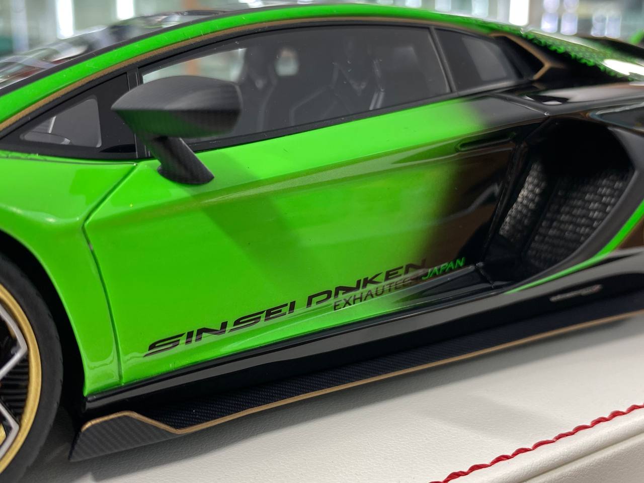 1/18 Resin – Davis & Giovanni Lamborghini Aventador SVJ Green Unusual Ltd.Edn.50 pcs