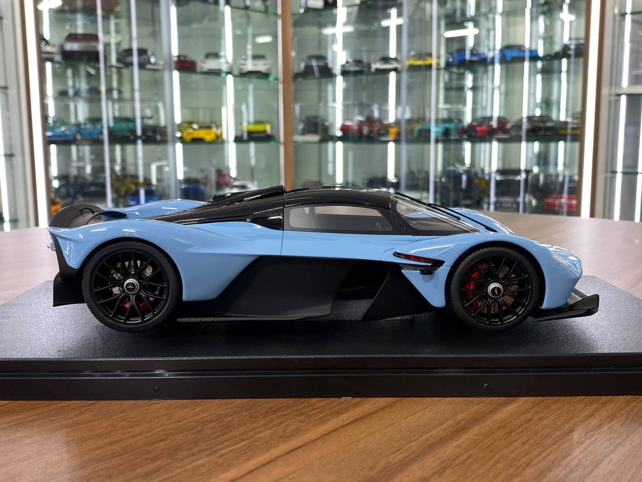 1/18 Resin Model – GT Spirit Aston Martin Valkyrie 2023 Blue Limited Edition