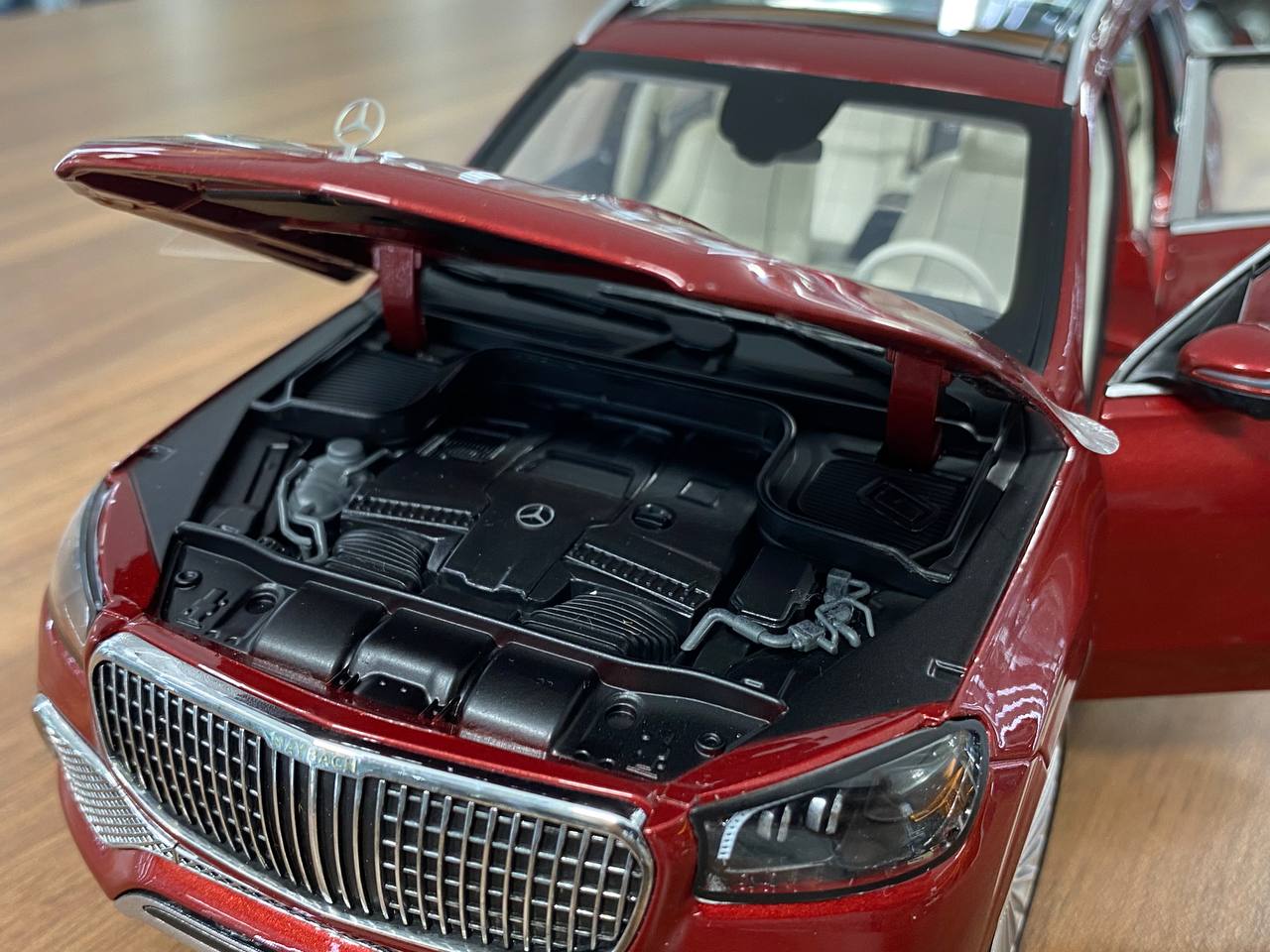 1/18 Diecast Mercedes-Maybach GLS 600 4MATIC Paragon Scale Model Car