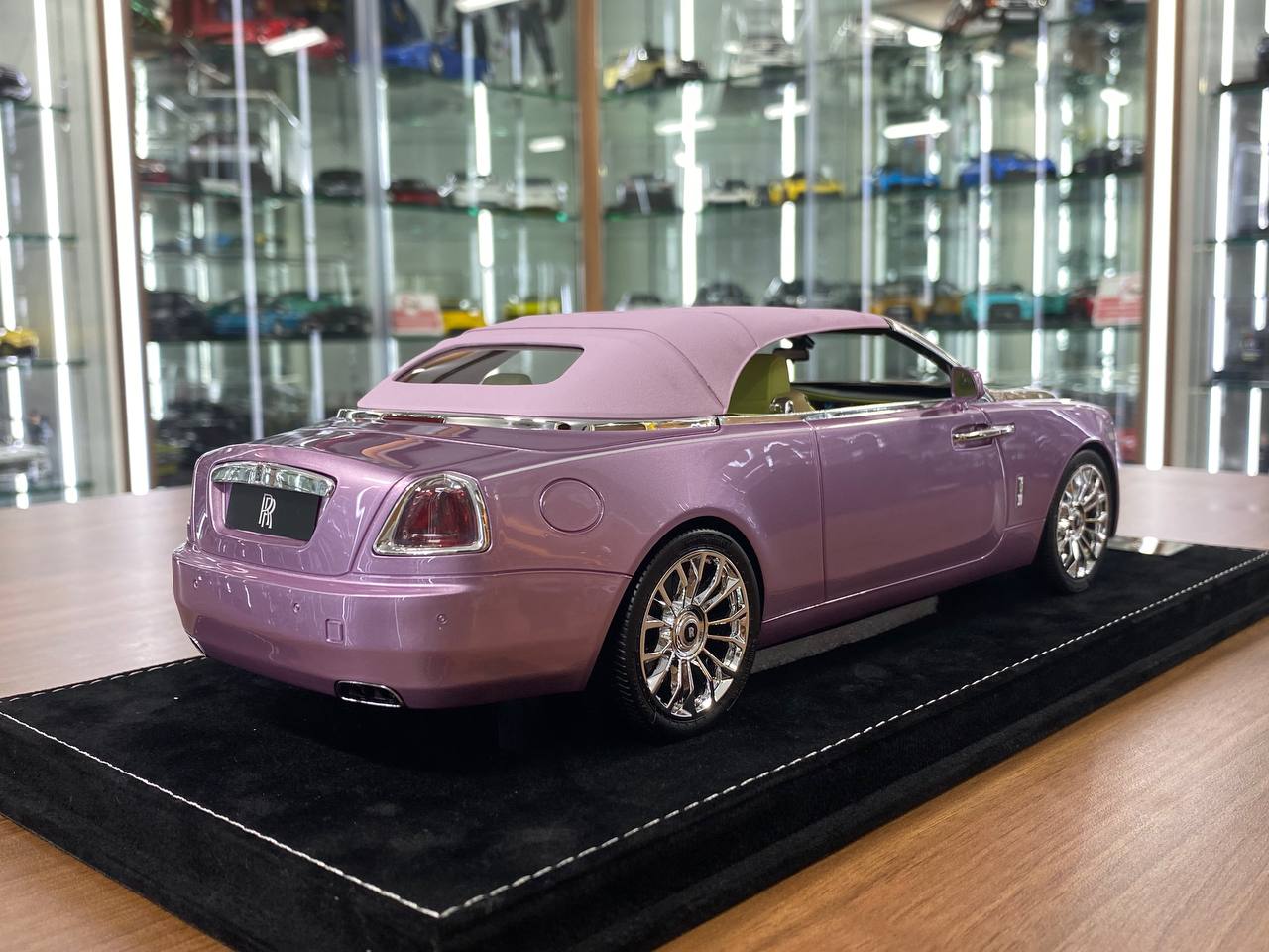 1/18 Resin Model – Rolls Royce Dawn | H&H | Victoria Violet / Desert Gold