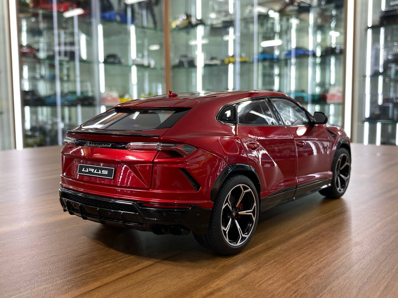 1/18 Diecast Lamborghini Urus Red Autoart Scale Model Car