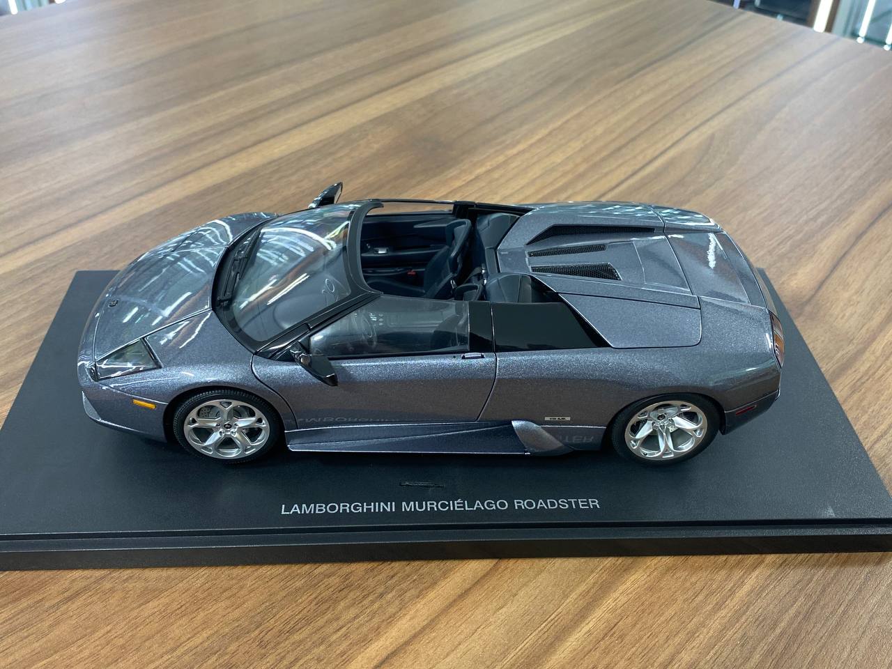 1/18 Diecast Metal Model – Lamborghini Murciélago Roadster | AUTOart | Full Opening