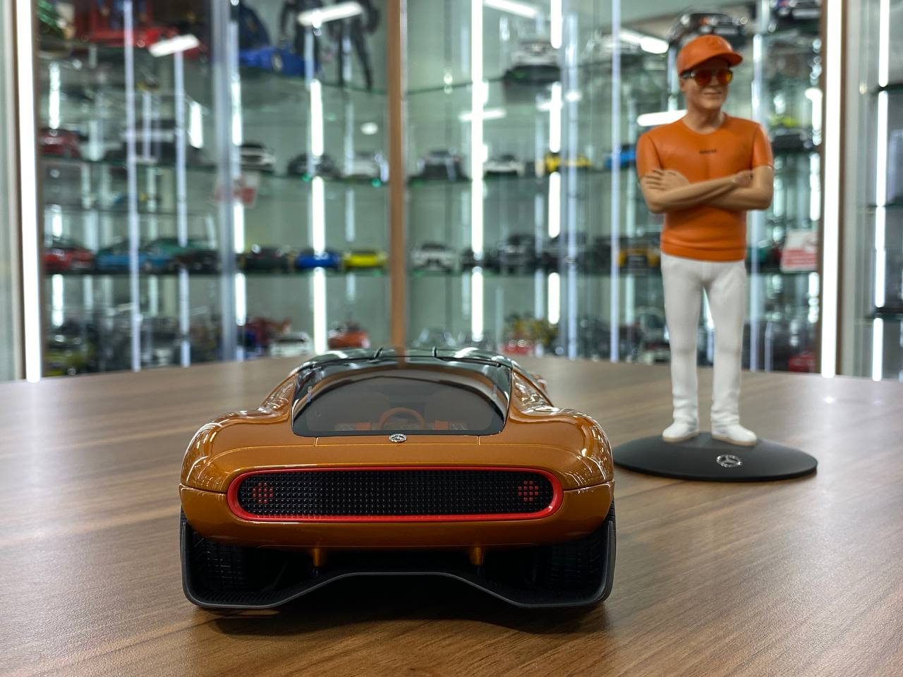 1/12 Diecast Model – Mercedes-Benz Vision One-Eleven | NZG Modelle GmbH Dealer Edition | Golden Wagener | Limited 1111 pcs | Full Opening