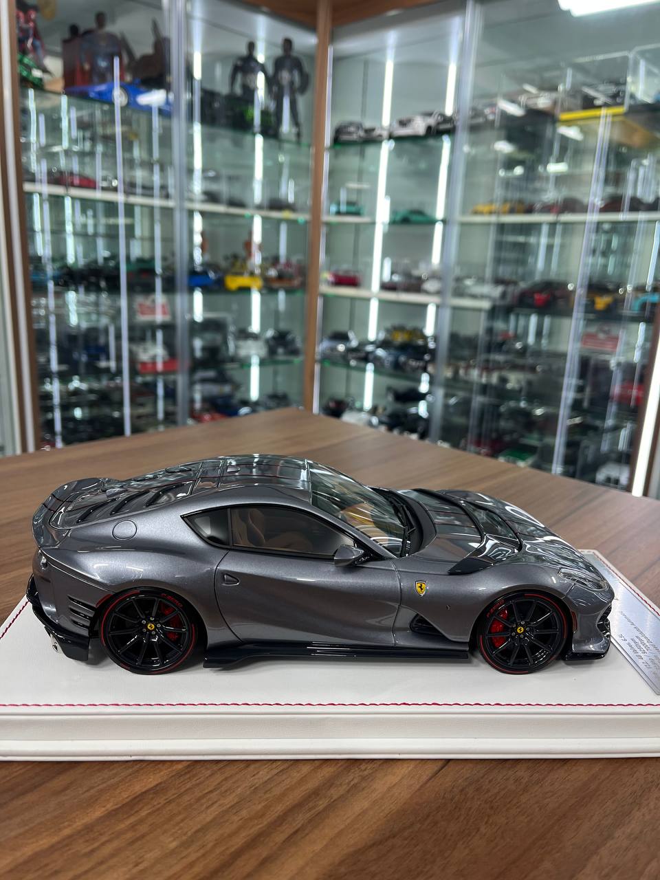 ★ 1/18 Davis & Giovanni Ferrari 812 Competizione – Grey Metallic / Red Stripe | Limited to 20 pcs