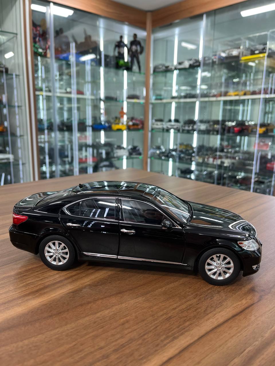 1/18 Norev Lexus LS 460 – Black | Full Opening Diecast Model Car