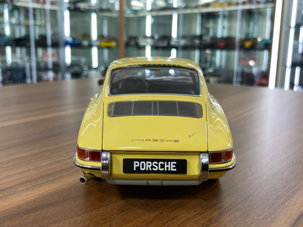 1/18 KYOSHO Porsche 911 (901) Champagne Yellow | Diecast Model with Full Opening