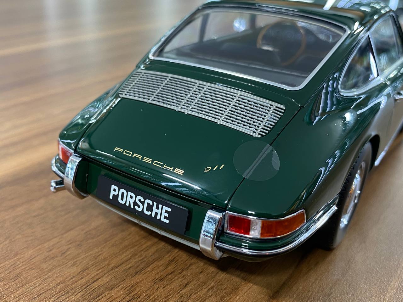 1/18 KYOSHO Porsche 911 (901) Irish Green | Full-Opening Diecast Model