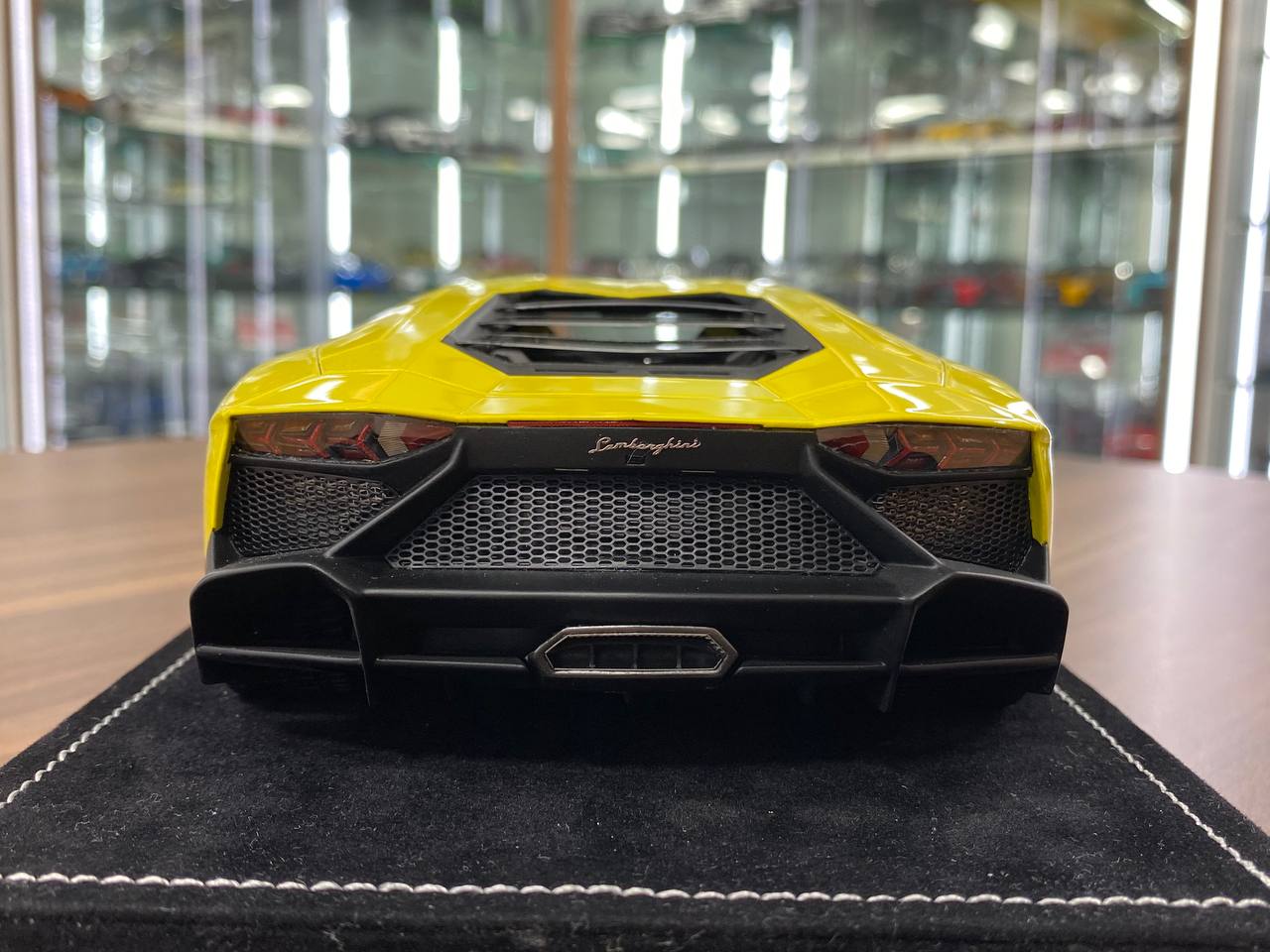 1:18 MR Collection Lamborghini Aventador 50th Anniversario Yellow | Resin | Limited Edition