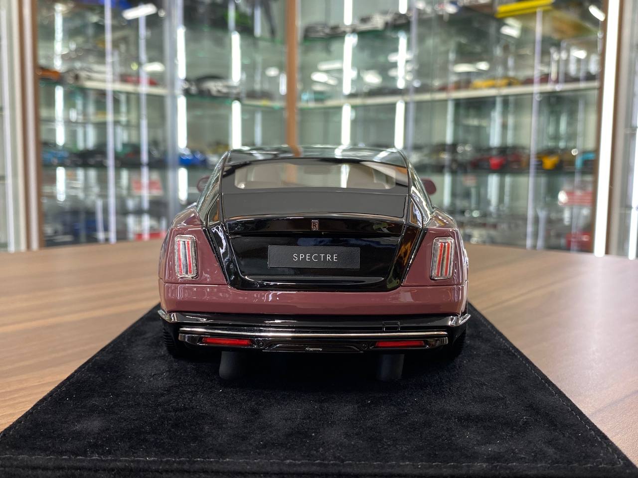 1:18 DF Models Rolls Royce Spectre Morganite Pink/Black | Limited Edition