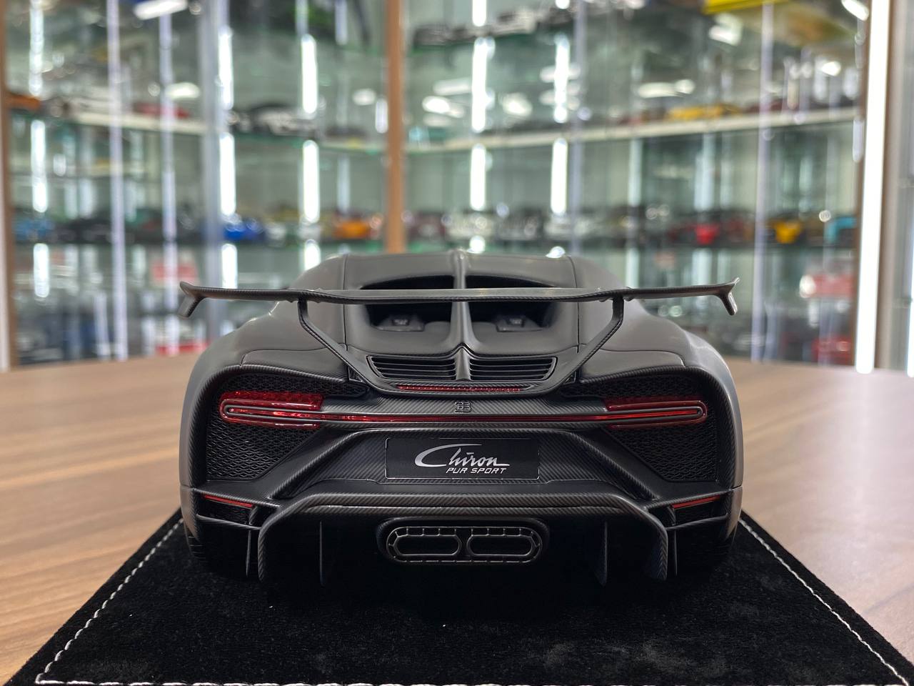 1:18 H&H Bugatti Chiron Pur Sport Grand Prix Jet Grey | Limited 30 pcs