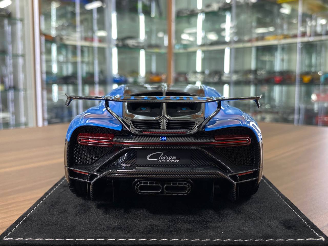 ★ 1/18 H&H Bugatti Chiron Pur Sport – Presentation Blue – Limited Edition of 30