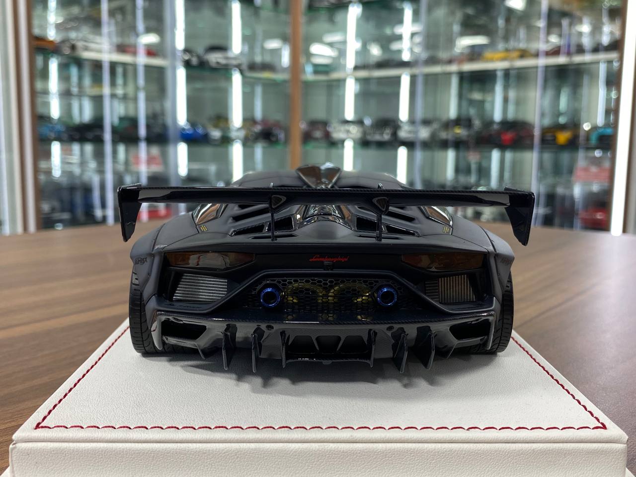 1/18 Resin Model Lamborghini Aventador SVJ – Zero Fighter Edition | Davis & Giovanni