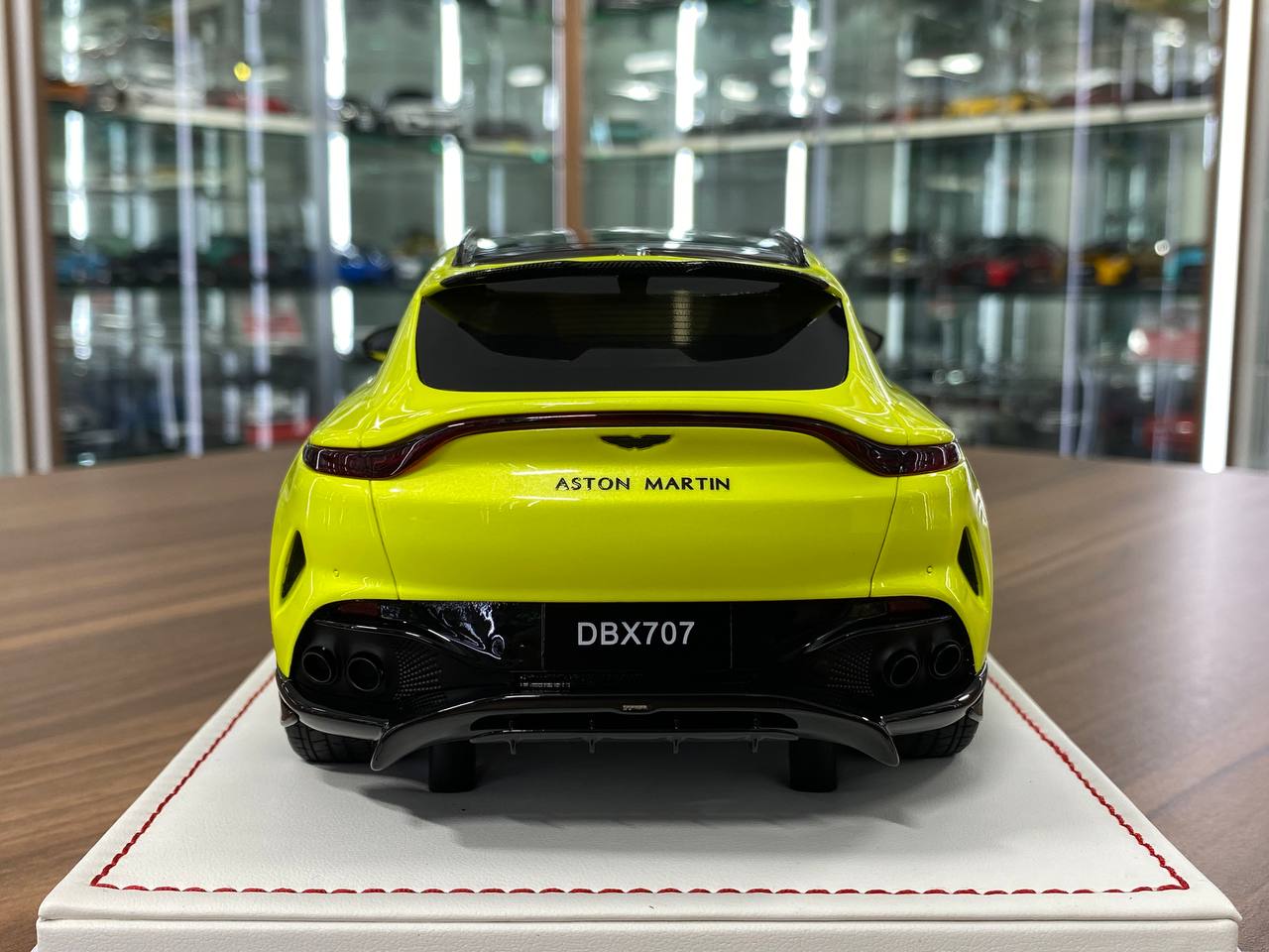 1/18 Resin IVY Model Aston Martin DBX707 Lime Essence Limited 30 pcs