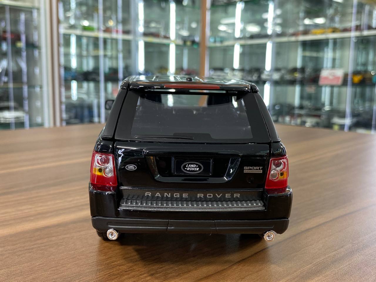 1/18 Diecast Bburago Land Rover - Range Rover Sport (Black) Scale Model Car