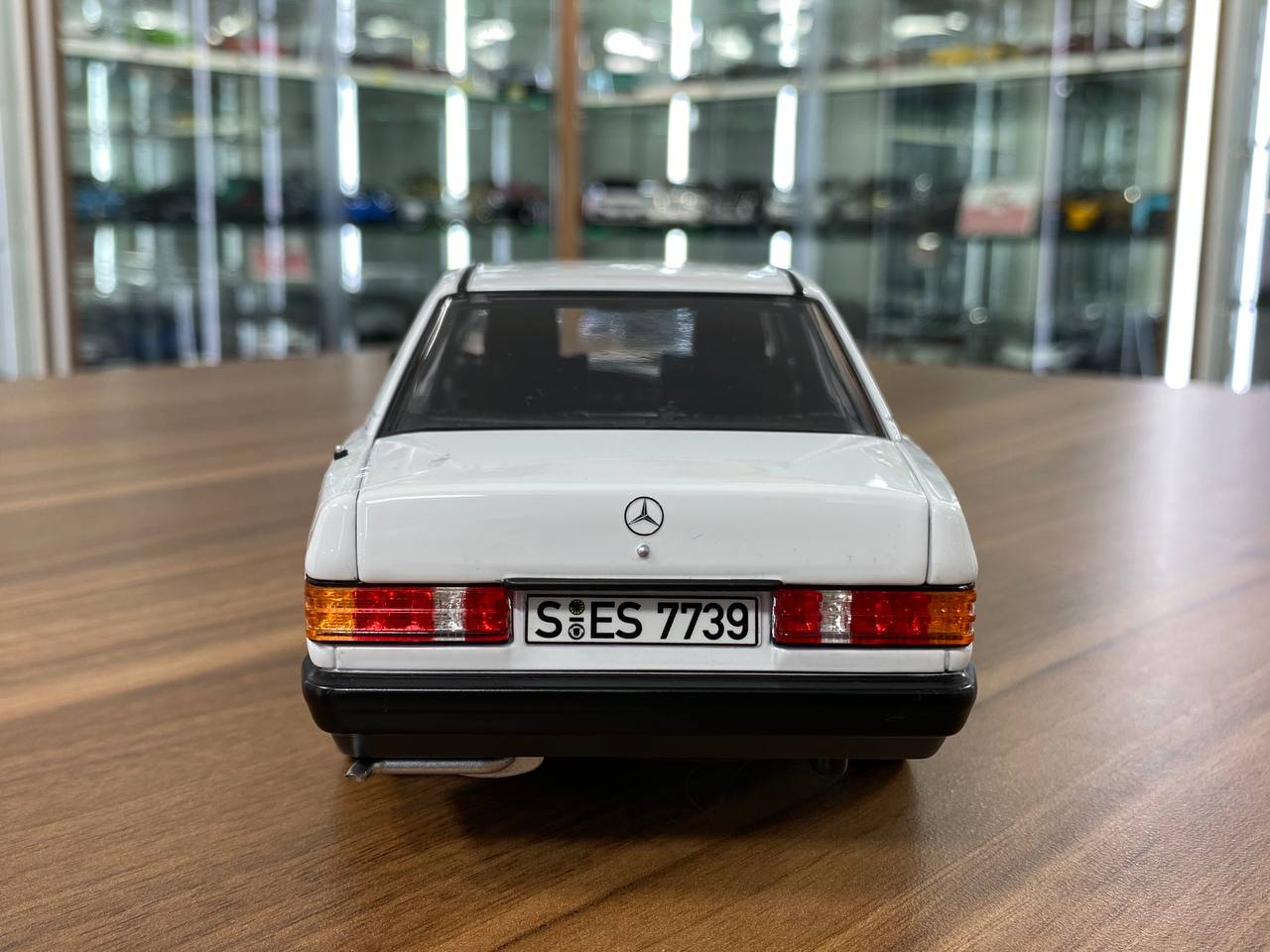 1/18 Diecast Mercedes-Benz 190 E 1982 White Norev Scale Model Car