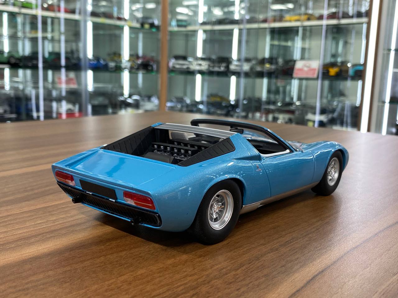 1/18 Resin Lamborghini Miura Roadster Blue GT Spirit Scale Model Car