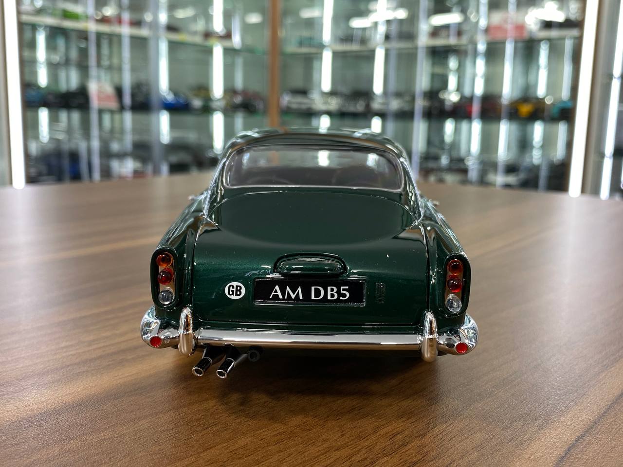 Aston Martin DB5 Green 1/18 Diecast full opening collectible car limited 100 pcs