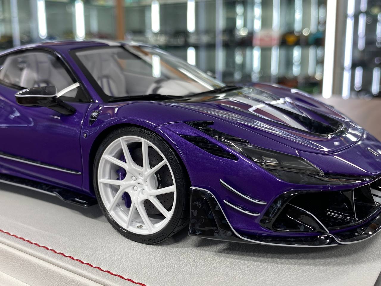 1/18 Resin Ferrari F8XX MANSORY Purple metallic, white stripes – Davis & Giovanni | Limited 6 pcs