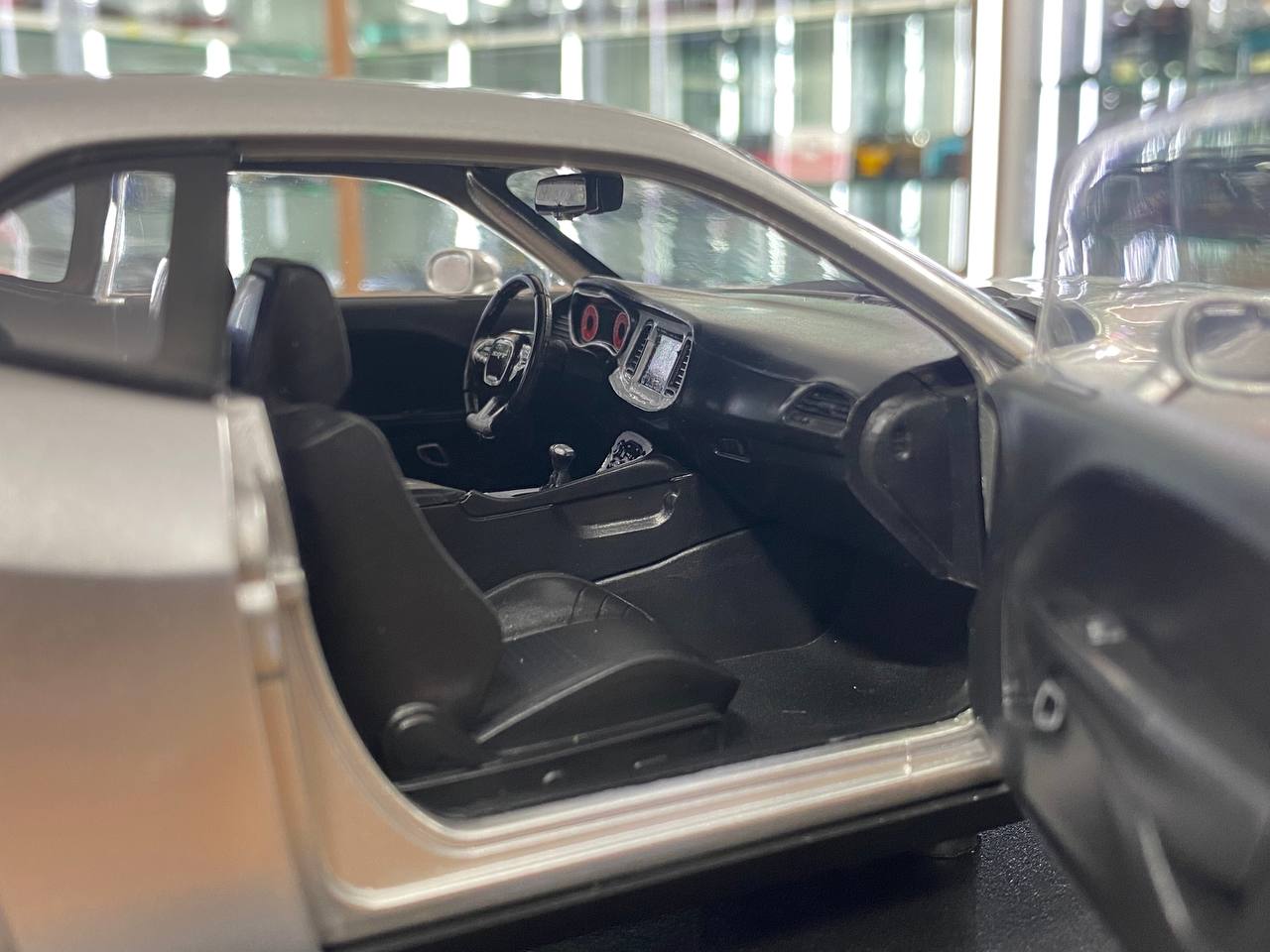 1/18 Diecast Solido Dodge Challenger SRT HellCat RedEye WIDE BODY Triple Nickel 2023 in Silver