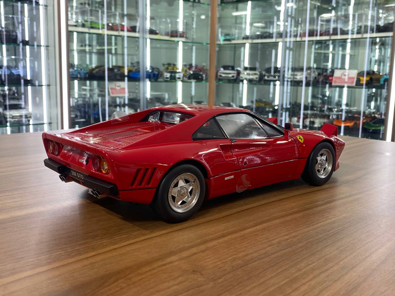 1/12 KK Models Ferrari 288 GTO – Red | Diecast | Partial Opening