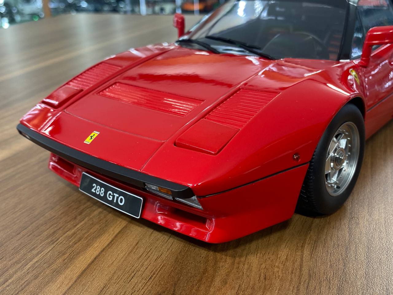 1/12 KK Models Ferrari 288 GTO – Red | Diecast | Partial Opening