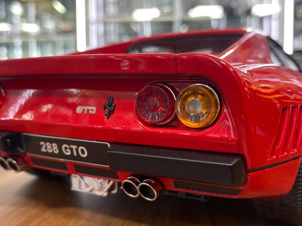 1/12 KK Models Ferrari 288 GTO – Red | Diecast | Partial Opening