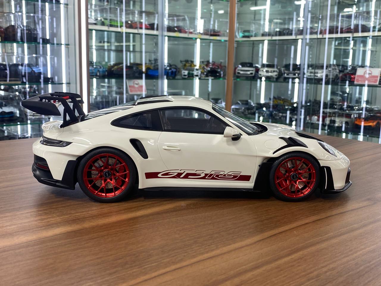 ★ 1/12 GT Spirit Porsche 911 (992) GT3 RS | Off White/Red Rim | Limited Edition 300 pcs