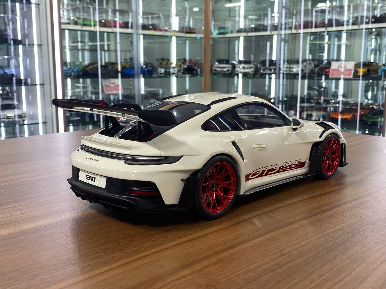 ★ 1/12 GT Spirit Porsche 911 (992) GT3 RS | Off White/Red Rim | Limited Edition 300 pcs