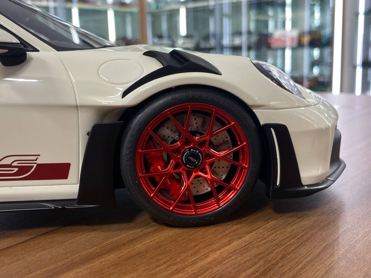 ★ 1/12 GT Spirit Porsche 911 (992) GT3 RS | Off White/Red Rim | Limited Edition 300 pcs