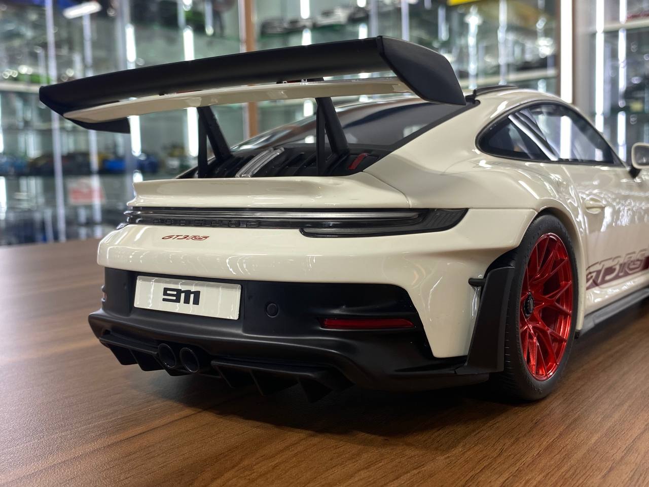 ★ 1/12 GT Spirit Porsche 911 (992) GT3 RS | Off White/Red Rim | Limited Edition 300 pcs