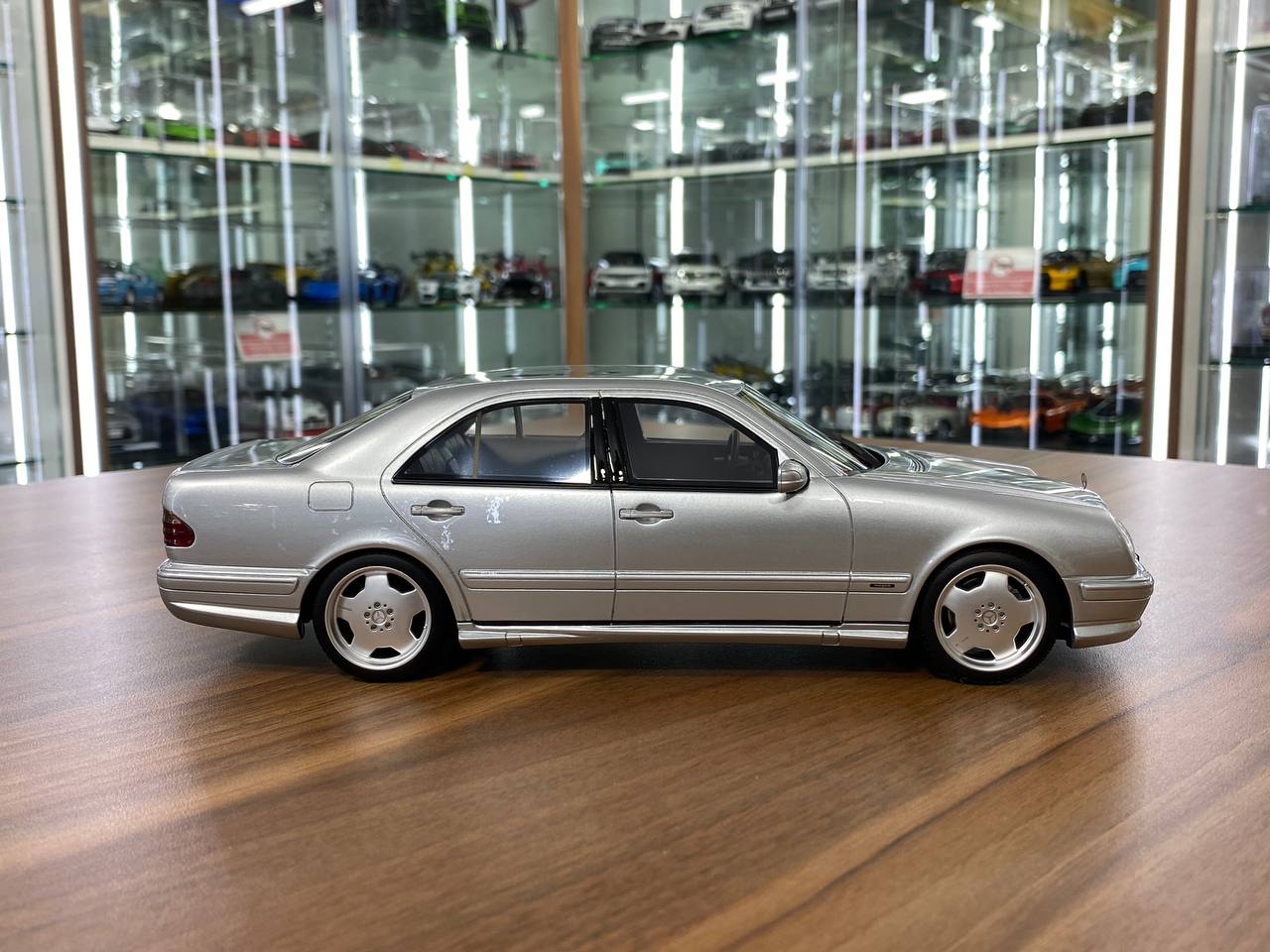 1/18 Resin Mercedes Benz E55 AMG Silver by Otto Mobile
