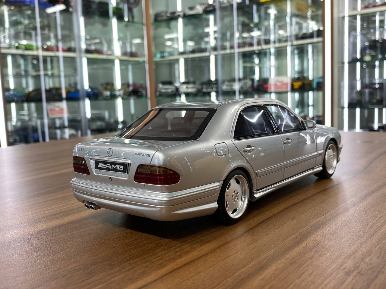 1/18 Resin Mercedes Benz E55 AMG Silver by Otto Mobile