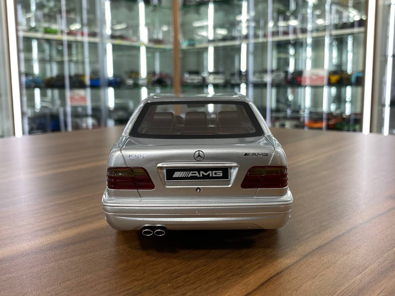 1/18 Resin Mercedes Benz E55 AMG Silver by Otto Mobile