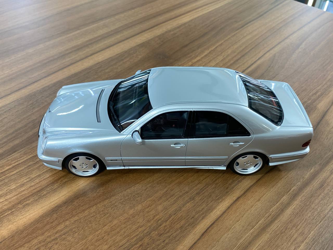 1/18 Resin Mercedes Benz E55 AMG Silver by Otto Mobile