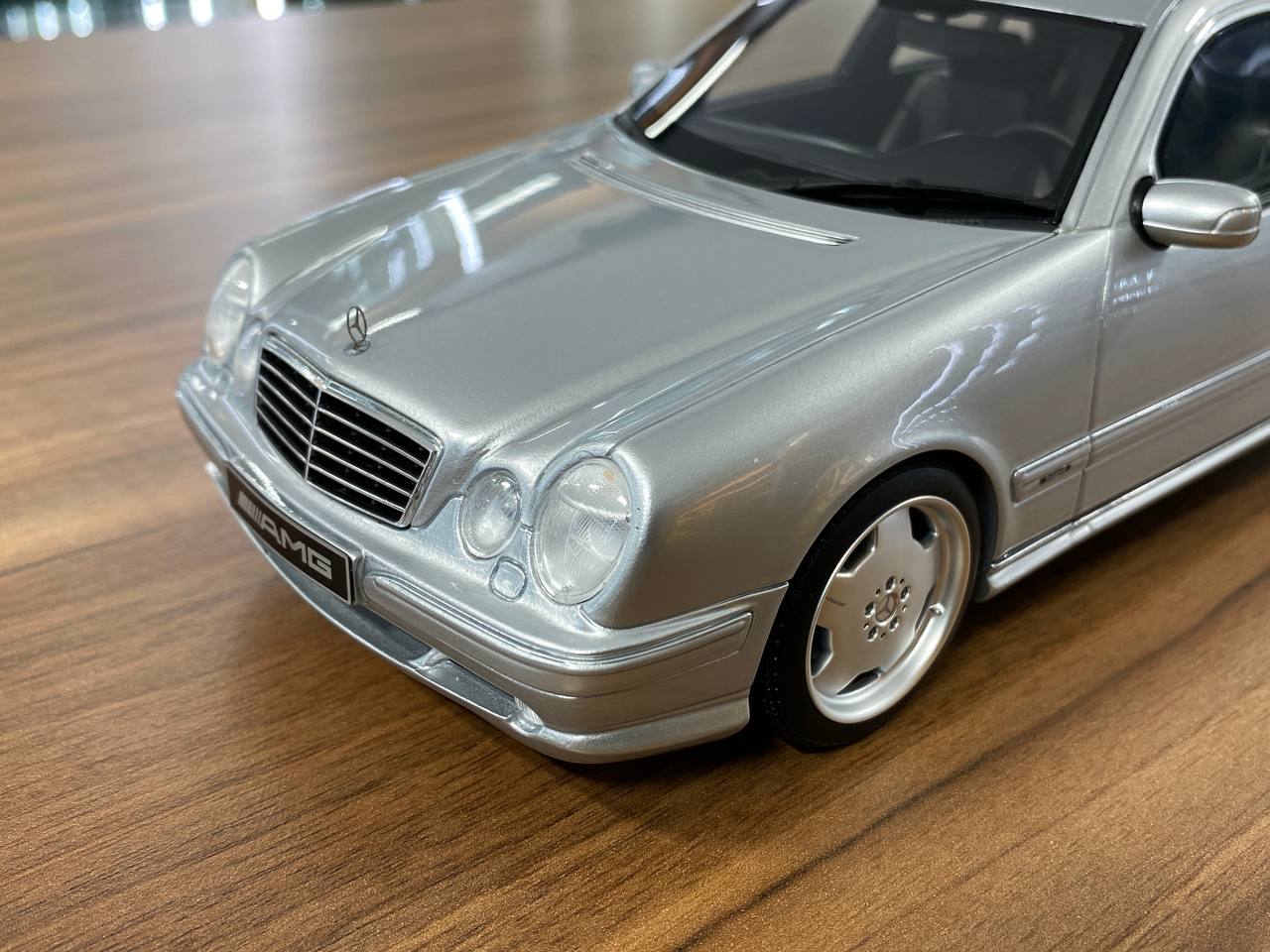 1/18 Resin Mercedes Benz E55 AMG Silver by Otto Mobile