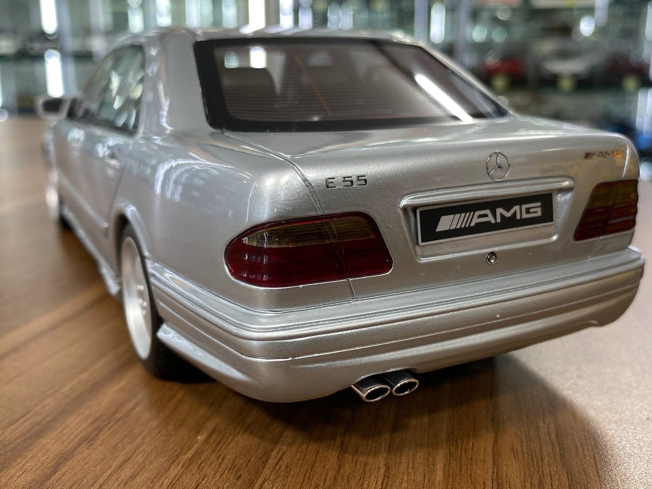 1/18 Resin Mercedes Benz E55 AMG Silver by Otto Mobile