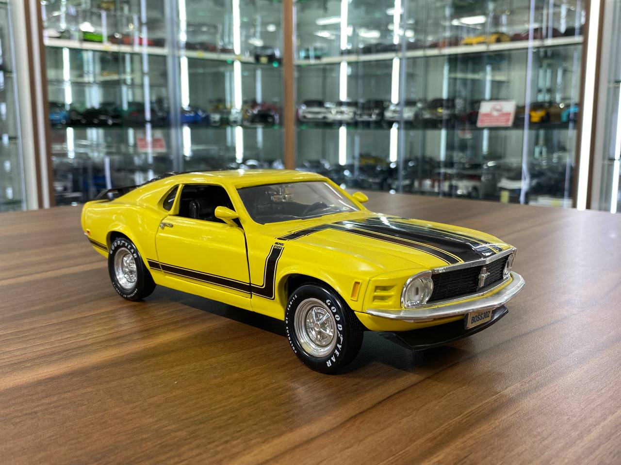 1/18 Diecast Ford BOSS Mustang 1970 Yellow Ertl Collectibles Model Car
