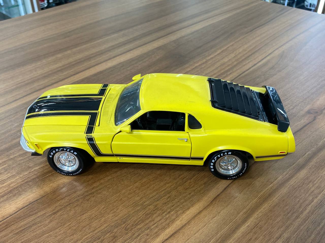 1/18 Diecast Ford BOSS Mustang 1970 Yellow Ertl Collectibles Model Car