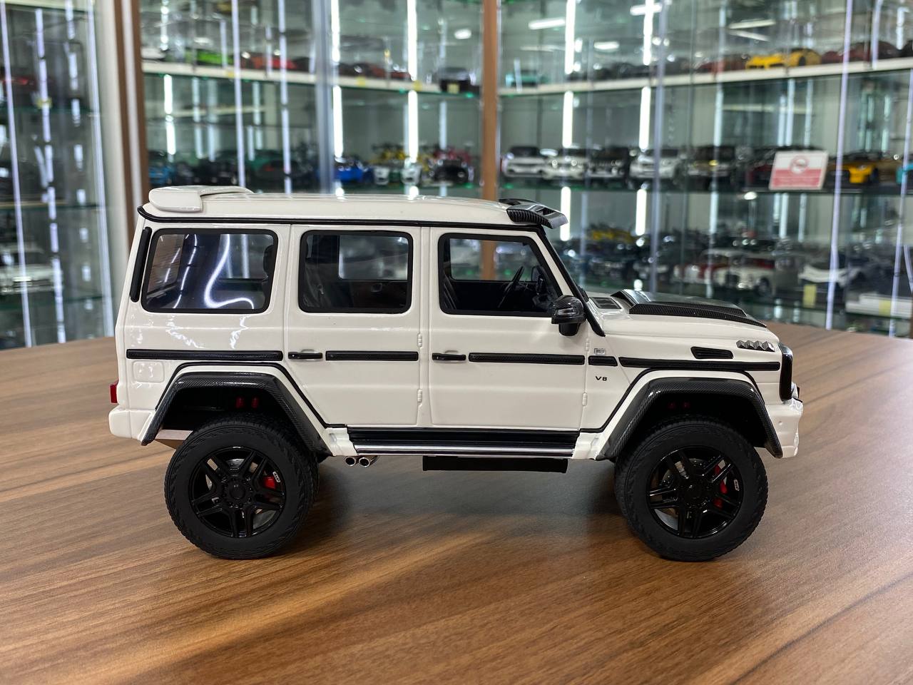 1/18 Diecast Mercedes-Benz Brabus 500 4x4 White GT Spirit Scale Model Car