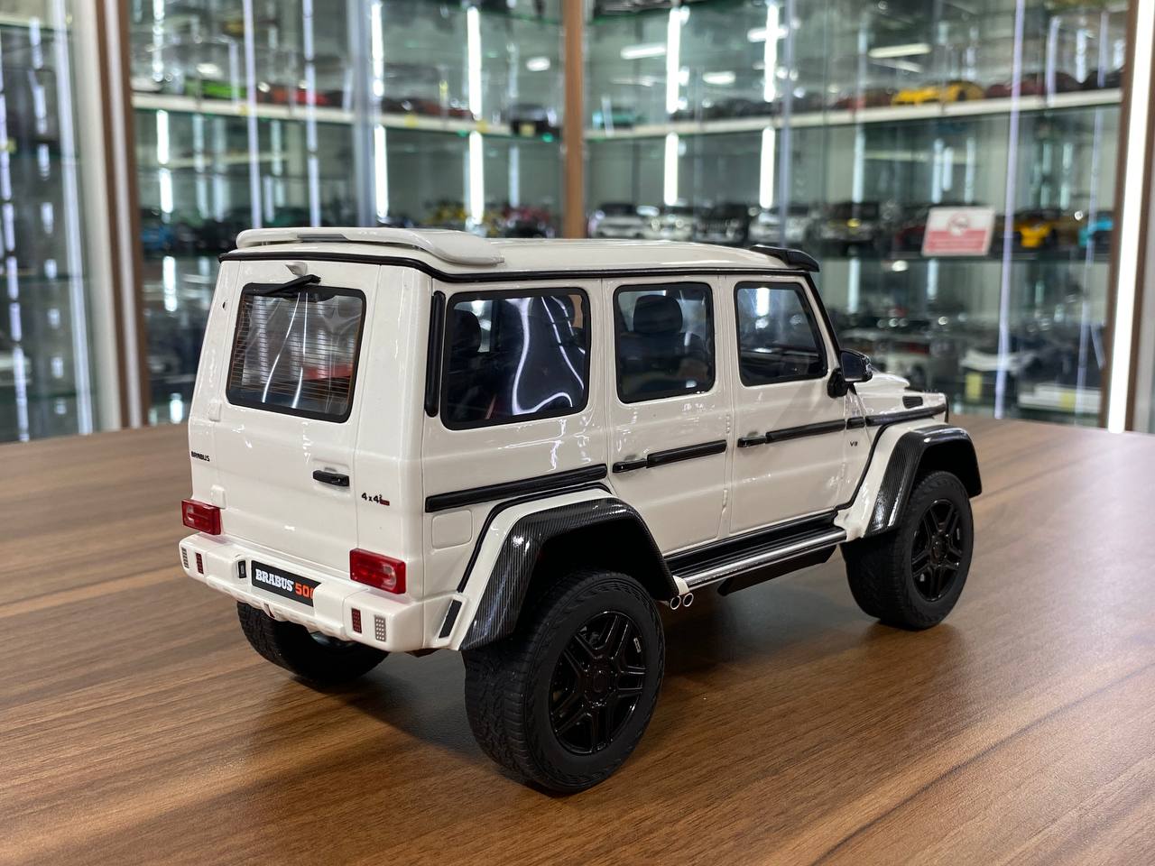 1/18 Diecast Mercedes-Benz Brabus 500 4x4 White GT Spirit Scale Model Car