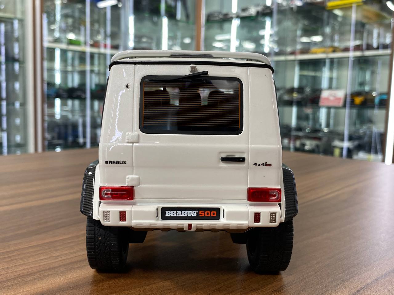 1/18 Diecast Mercedes-Benz Brabus 500 4x4 White GT Spirit Scale Model Car