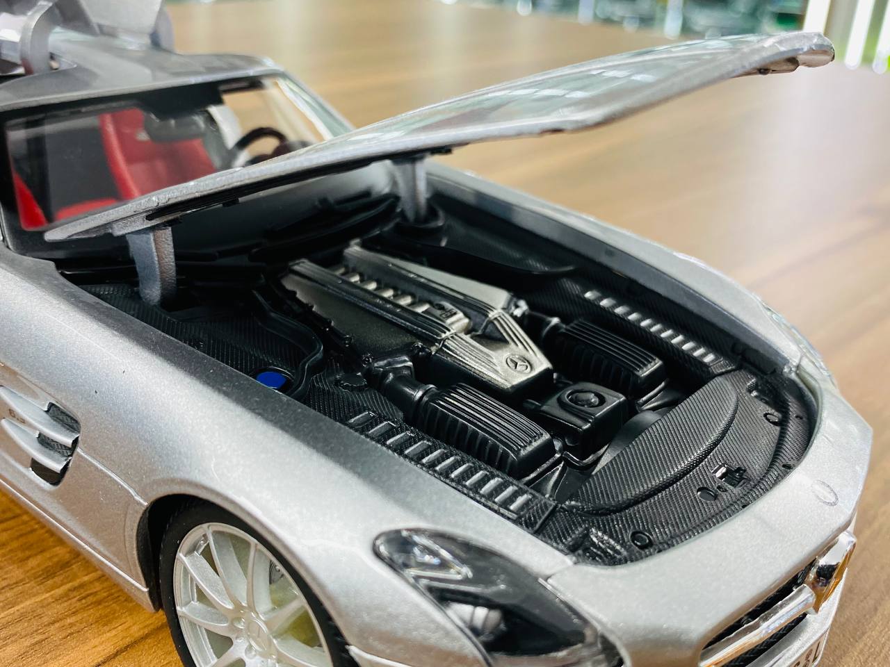 1/18 Diecast Full opening Maisto Mercedes Benz SLS AMG Silver
