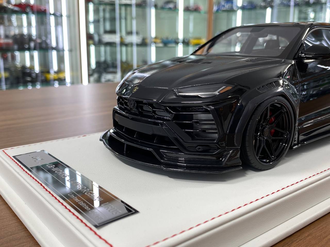 1/18 Resin Model - IVY Model Lamborghini URUS LB Works (Metallic Black)