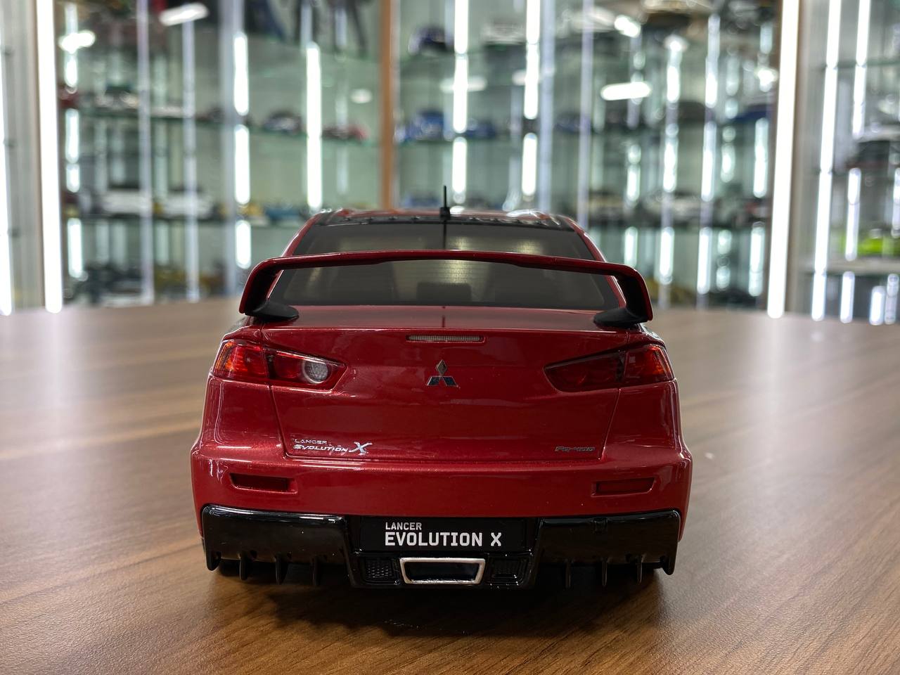 1:18 Resin Model - Otto Mobile Mitsubishi Lancer Evo X FQ 400 (Red)