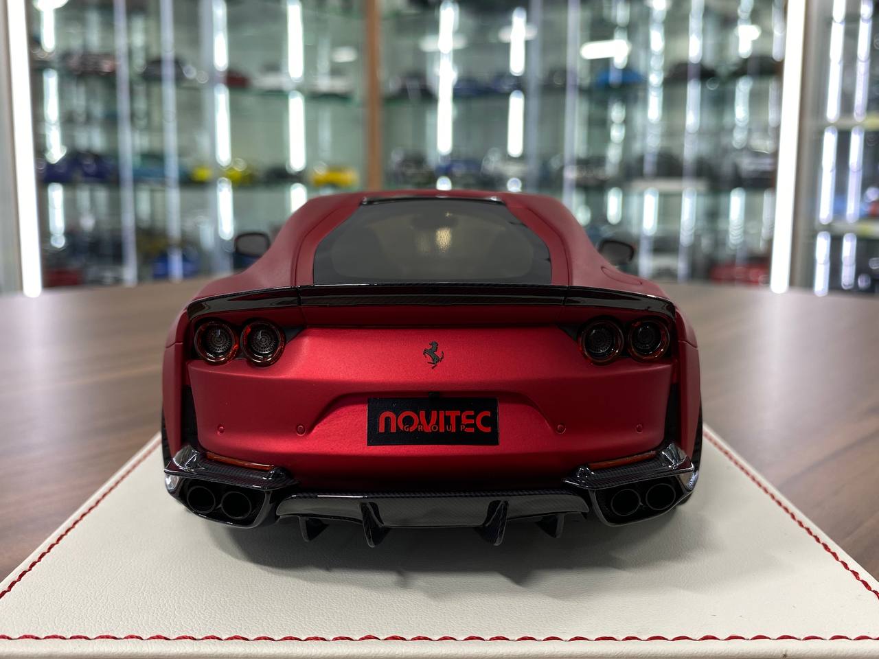 1:18 Resin – Davis & Giovanni Ferrari 812 Superfast Novitec Matt Red Limited 1 of 1