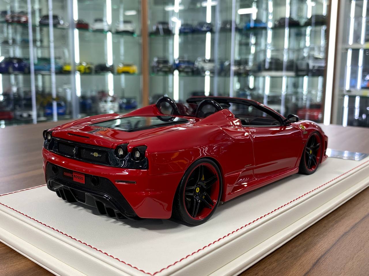 1:18 Resin – Davis & Giovanni Ferrari 16M Scuderia Spider Novitec Rosso Corsa / Black Stripe Limited 10