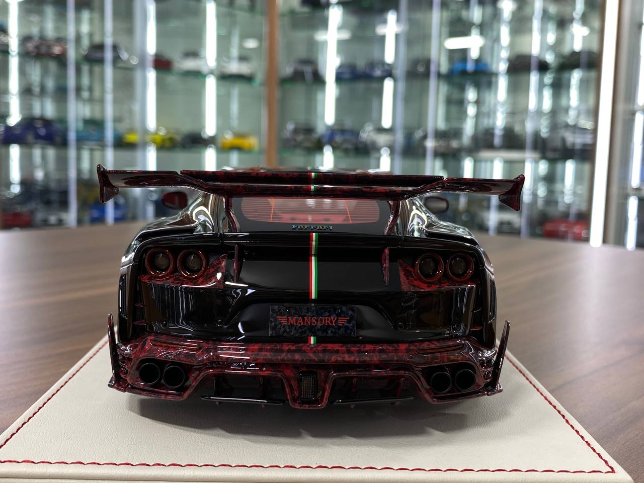 1:18 Resin – Davis & Giovanni Ferrari 812 Stallone Mansory Red / Italian Flag Limited 1 of 1