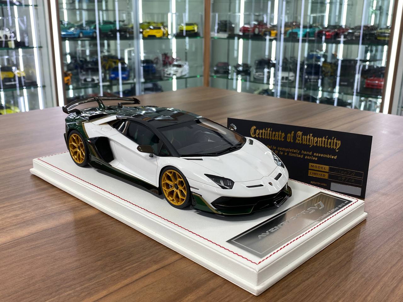1/18 Resin – Dino Models Lamborghini AVENTADOR SVJ Limited 10 pcs Bianco Aether/Verde Hydra